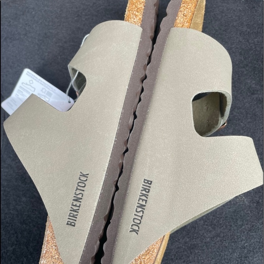Birkenstock Sandals - Stone Size 8 (40)